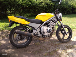 Honda CB 400 F 1989 varuosadeks (2 foto / 3)