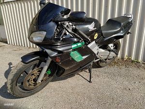 Honda NSR125R 2003 varuosadeks (2 foto / 3)