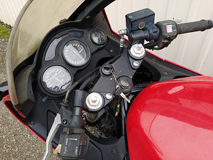 Suzuki RF600R 1995a varuosadeks (5 foto / 5)