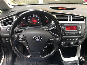 KIA CEE'D SPORTSWAGON 1,6 GDi-16V (83.836km) (7 foto / 15)