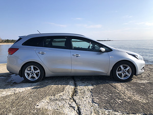 KIA CEE'D SPORTSWAGON 1,6 GDi-16V (83.836km) (2 foto / 15)