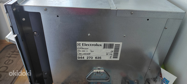 Встроенная электрическая духовка Electrolux EOK66030X (фото #3)