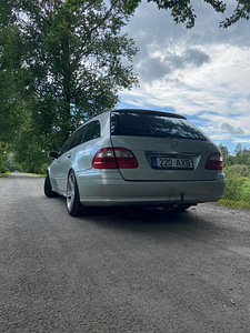 Mercedes-Benz E270 CDI (3 foto / 4)