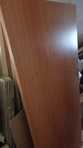 Erinevad lauad – kirjutuslaud, universaalne laud ja lauaplaa (1 foto / 2)