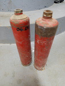 Два газовых балона (2 фото из 2)