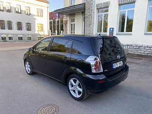 Toyota Corolla Verso 2.2 130kW (5 foto / 10)