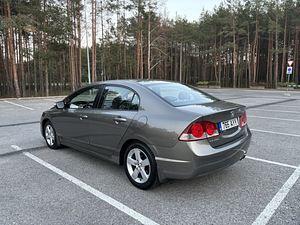 Honda Civic 1.8 103kW (5 foto / 10)