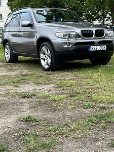 BMW x5 (3 фото из 6)
