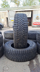 Lamellrehvid / Talverehvid / M+S 235 65 17, Pirelli IceZero (1 foto / 2)