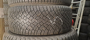 TALVEREHVID NOKIAN 245 40 R20 (2 foto / 6)