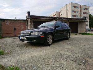 Volvo v40 1.9TDi (1 foto / 9)