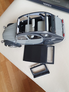 Uus mudelauto 1:18 Citroën 2CV (4 foto / 7)
