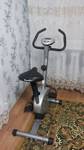 HouseFit велотренажер (4 фото из 4)