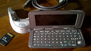 Nokia 9300 kommunikaator (2 foto / 2)