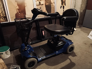 Электросамокат Pride Mobility Go Go (2 фото из 7)