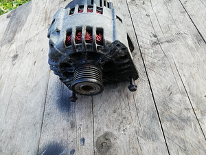 Generaator Volvo v40 7700426849 125A (2 foto / 3)