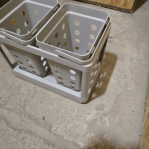 IKEA HALLBAR - Väljatõmmatav raam ja kaks köögikonteinerit (1 foto / 6)