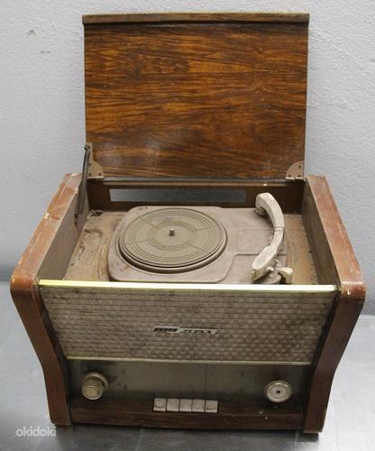 Старинный радиограммофон под реставрацию (фото #1)