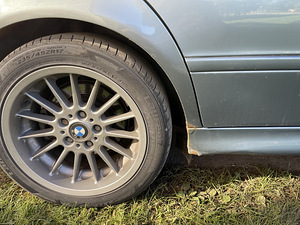 BMW e39 525i manuaal (14 foto / 14)