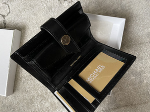 Кошелек Michael Kors НОВЫЙ!! (3 фото из 4)