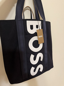 Сумка BOSS. Новая! (2 фото из 4)
