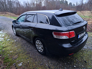 Toyota Avensis 1.8 bens (6 foto / 8)