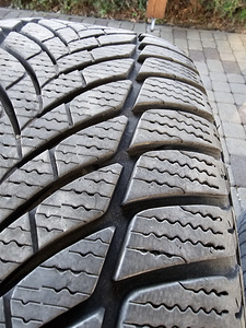 Goodyear Ultragrip Ice 2 Mõõt 215/55/17 (3 foto / 6)