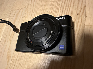 SONY RX 100 digi foto ja video kaamera (3 foto / 6)