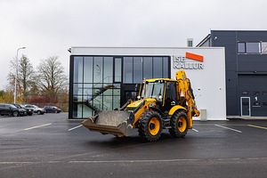 JCB-4CX ekskavaator, traktor (1 foto / 1)