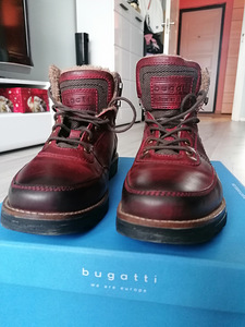 Ботинки новые, зимние"bugatti," 43 размер