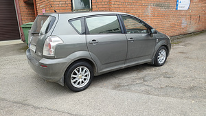 Toyota Corolla Verso (2 foto / 6)