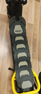 Ducati Cross -Sport 500W elektritõukeratas (3 foto / 3)