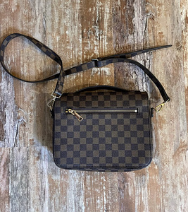 Louis Vuitton (2 foto / 3)