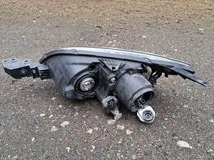 Mazda 3 xenon tuli (2 foto / 2)