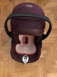 Beebi turvahäll koos Isofix alusega ja igimatiga (2 foto / 2)