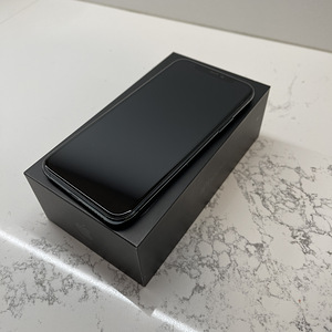 iPhone 11 pro, 64gb, green (1 foto / 3)