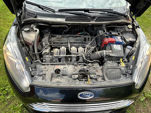 Ford Fiesta 1.2 (5 foto / 11)