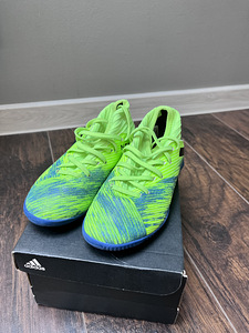 Adidas jalgpalli jalatsid (3 foto / 3)