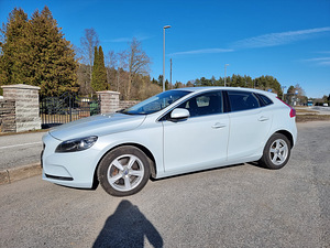 Volvo V40, 2.0 140kW (4 foto / 6)