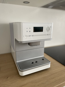 Кофемашина Miele (1 фото из 1)
