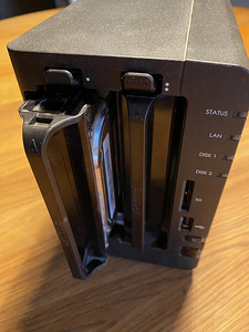 NAS Synology DS214play (2 foto / 4)