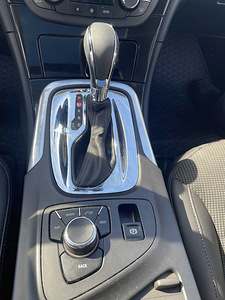 Opel insignia (10 фото из 11)