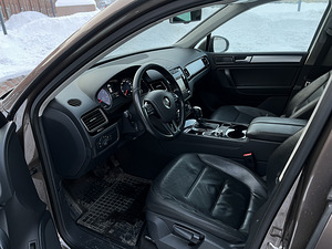 Volkswagen Touareg (9 foto / 14)