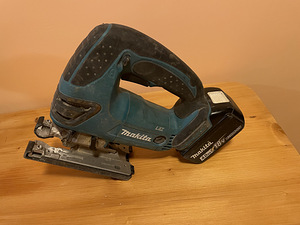 Makita DJV-180, aku osa (2 foto / 2)