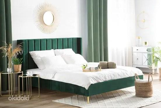 Темно-зеленая роскошная кровать 160x200 (фото #1)