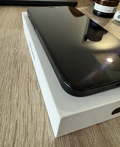 iPhone 12 64gb black (2 foto / 4)