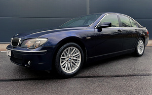 BMW 750 Exclusive 4.8 270kW (5 foto / 15)