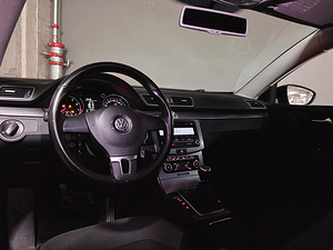VOLKSWAGEN PASSAT B7 - 2011 (5 foto / 5)