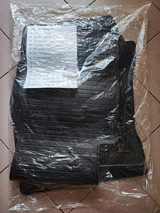 Новые коврики Toyota PZ49KE3352RJ Original (2 фото из 2)