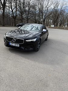 Volvo S90 B&W R-Design XENIUM INTELLSAFE (1 фото из 8)